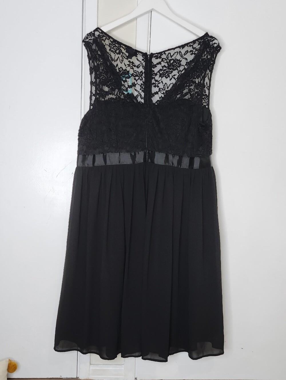 torrid Black Lace & Chiffon Midi Dress - Picture 2 of 5